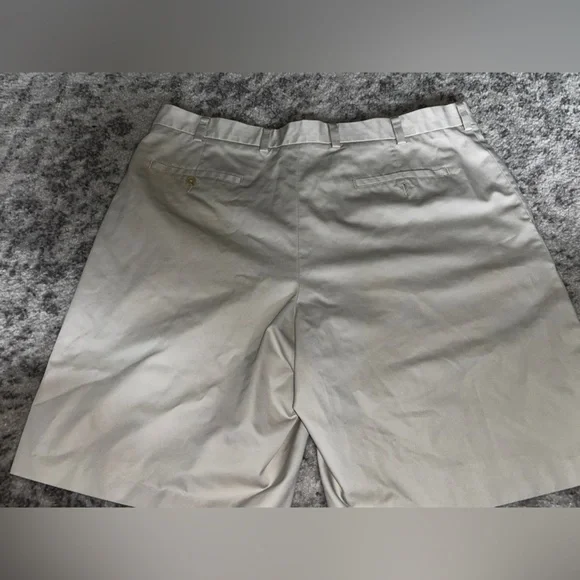 Nordstrom Flat Front Performance Chino Shorts Khaki Size 40W - Picture 2 of 4